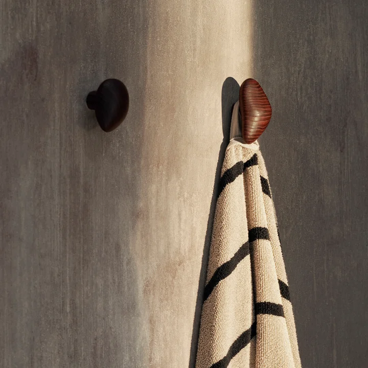Ferm Living - Cairn Crochet mural, marron foncé (lot de 2)