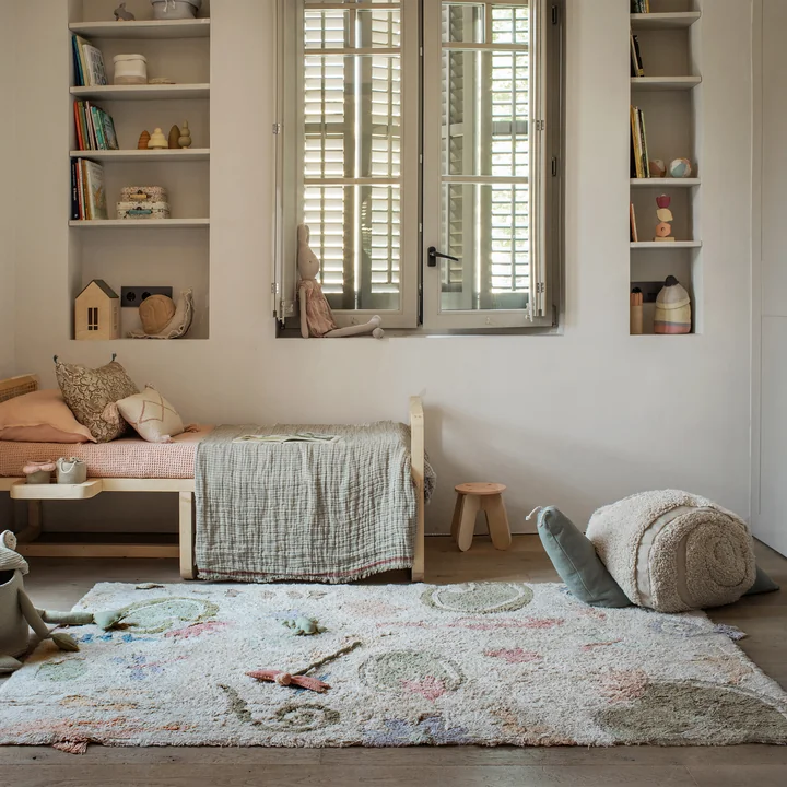 Botanic Fantasy Tapis, 140 x 200 cm, vert / rose / naturel de Lorena Canals