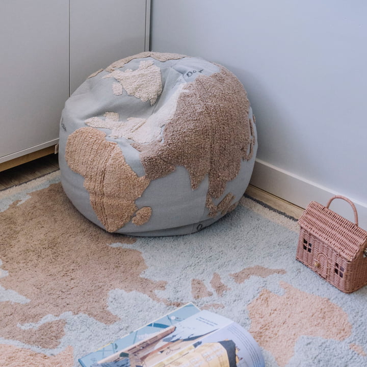 World Map Pouf, Ø 50 cm, bleu clair / beige de Lorena Canals