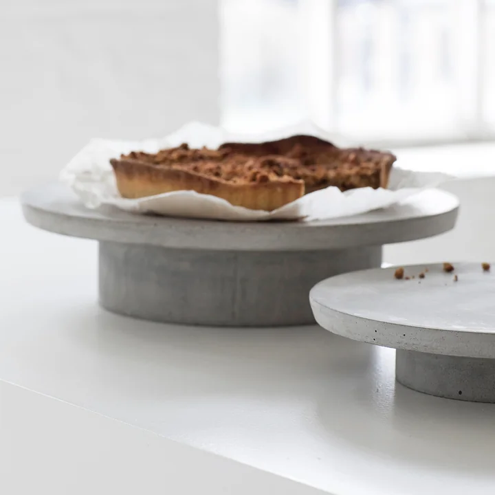 Plateau à gâteaux de Serax en couleur grise