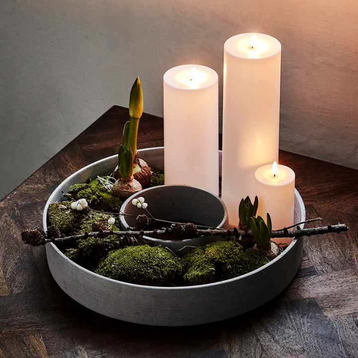 The Ring Chandelier de House Doctor en couleur grise