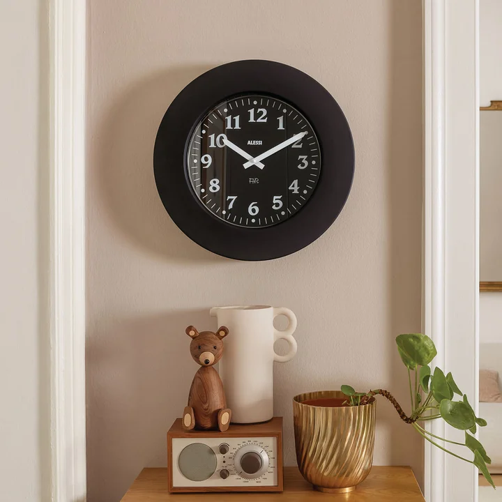 Momento Horloge murale de Alessi en couleur noire