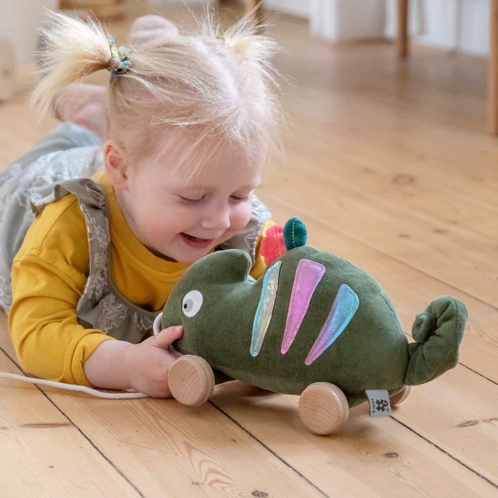 Peluche à tirer Carley le caméléon, vert de Sebra