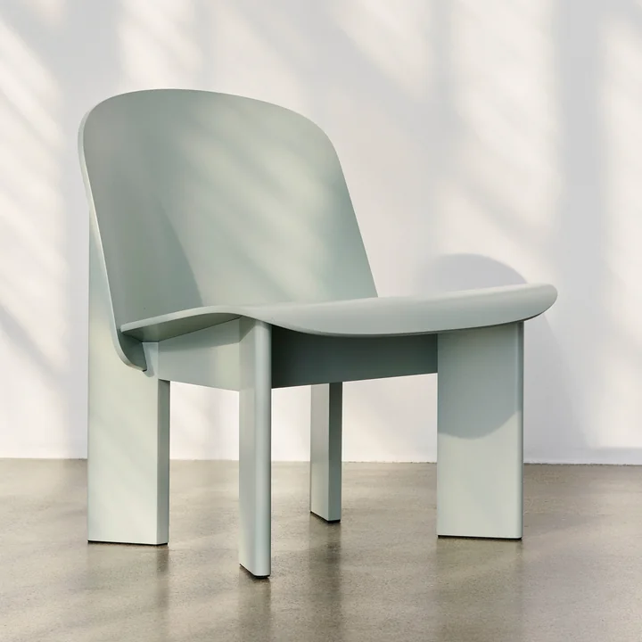 Chisel Lounge Chair, eucalyptus (vernis à base d'eau) de HAY