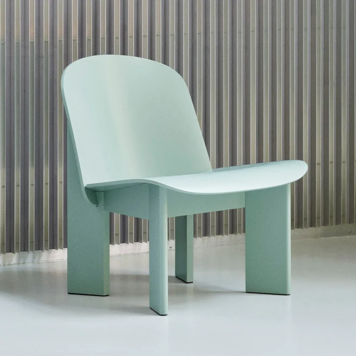Chisel Lounge Chair, eucalyptus (vernis à base d'eau) de HAY