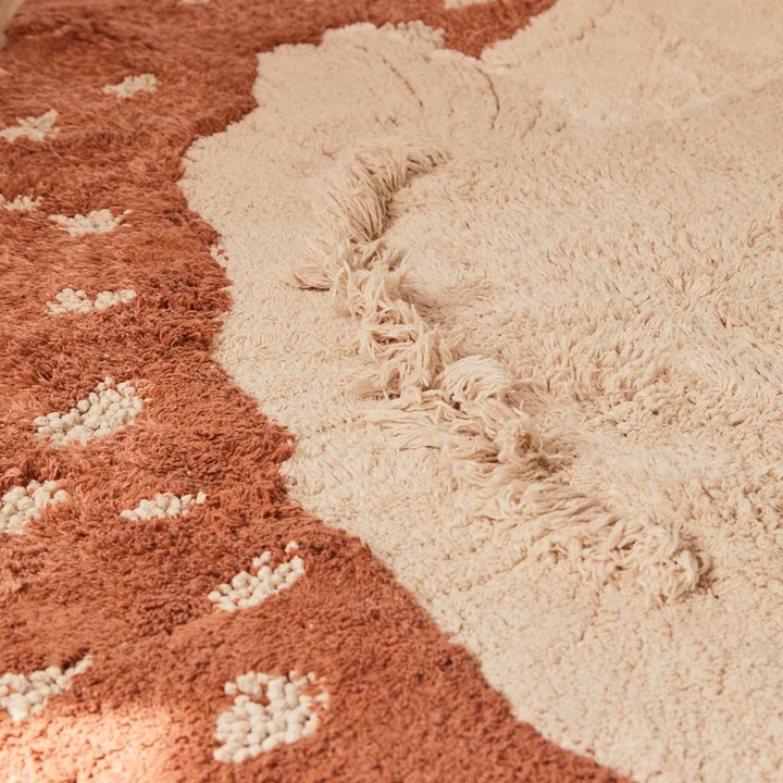 Tapis en forme d'amanite tue-mouches de Lorena Canals