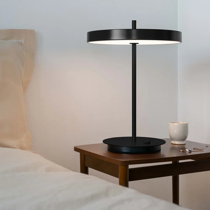 Asteria Move LED Lampe de table V2, H 30,6 cm, noir / noir (édition spéciale) de Umage