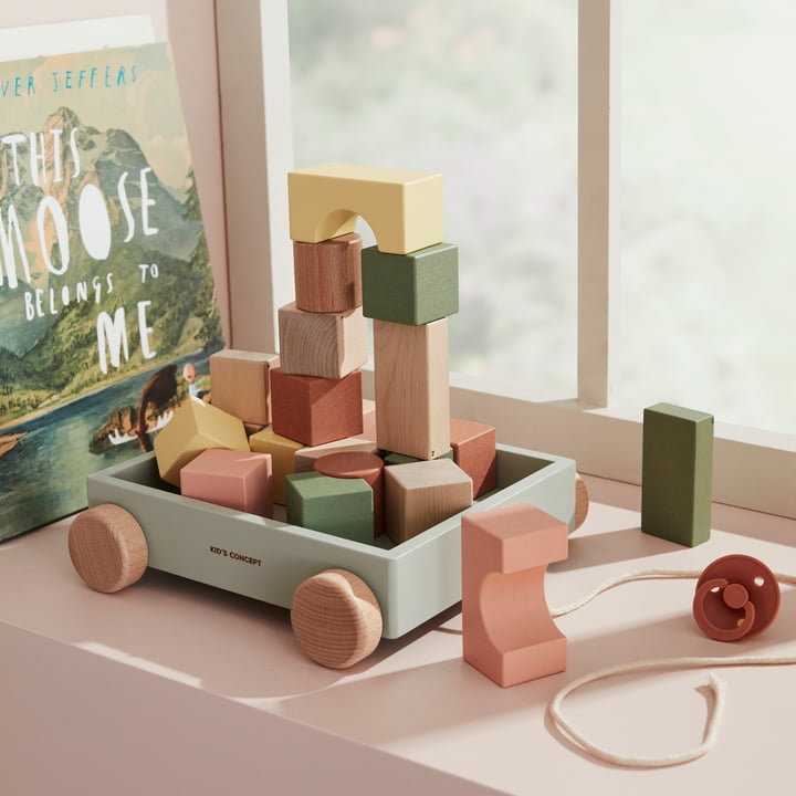 Edvin Chariot avec cubes en bois de Kids Concept