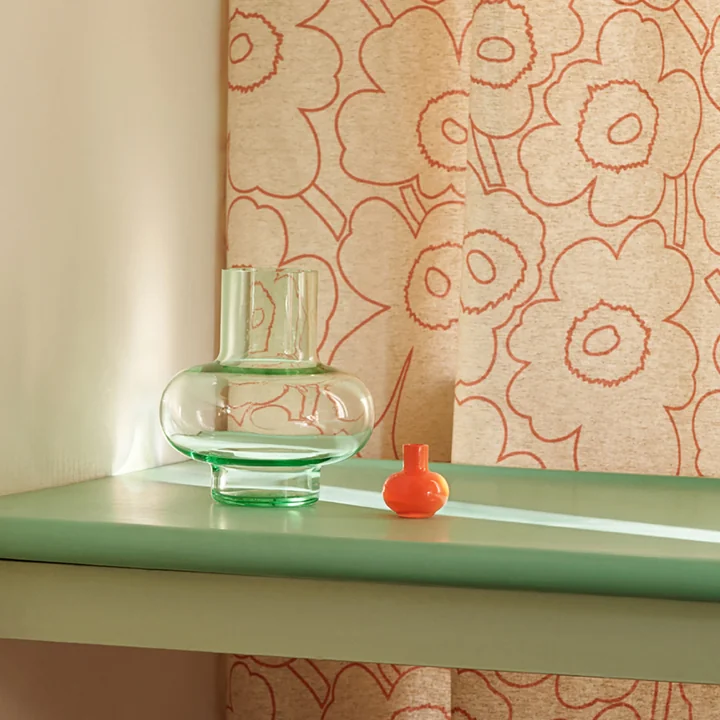 Vase Umpu, vert clair et Mini Vase, orange de Marimekko