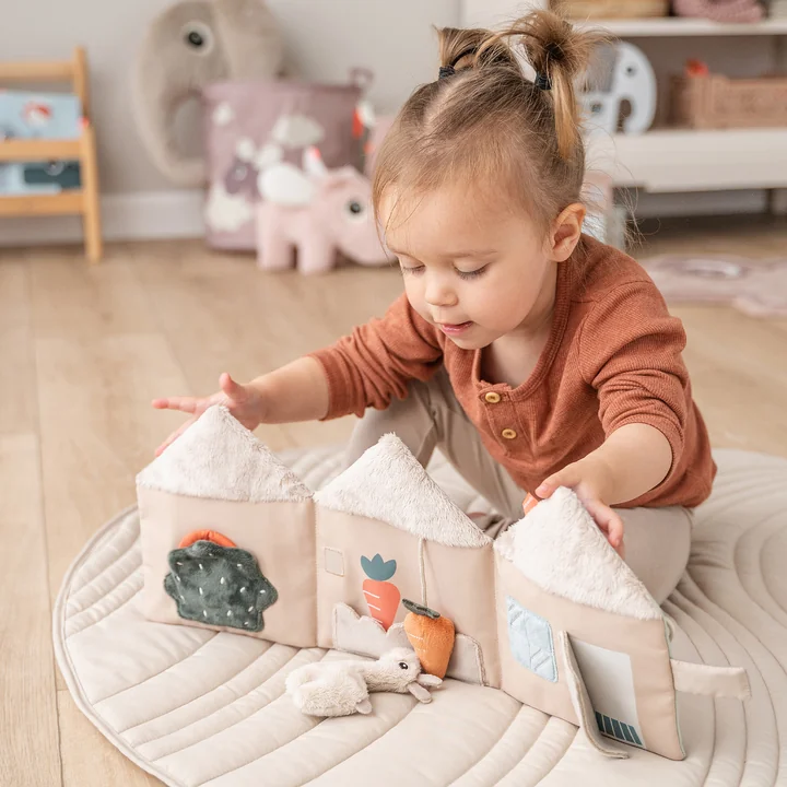 Livre en tissu de Done by Deer