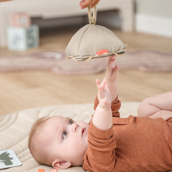 Jouets d'activité pour bébé de Done by Deer