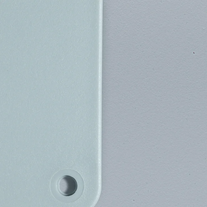 Eames Plastic RE échantillon de matériau de Vitra dans la couleur gris glacé