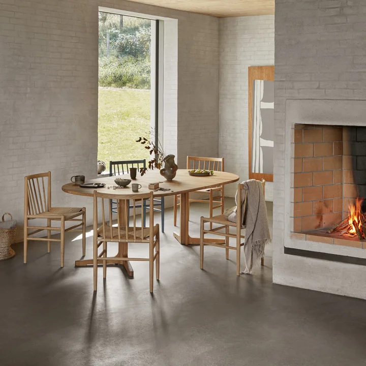 C69E Table de salle à manger avec deux plateaux supplémentaires de FDB Møbler