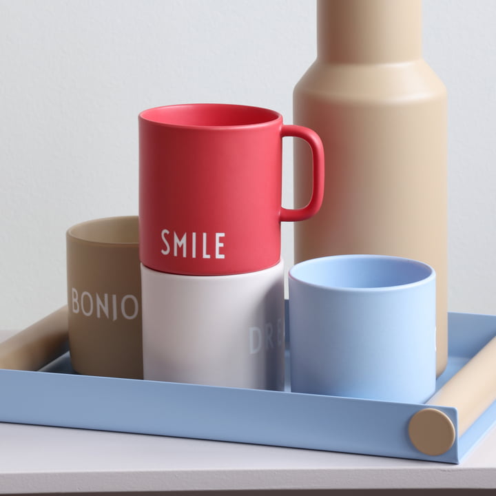 AJ Favourite Tasse en porcelaine avec anse, Smile / faded rose de Design Letters