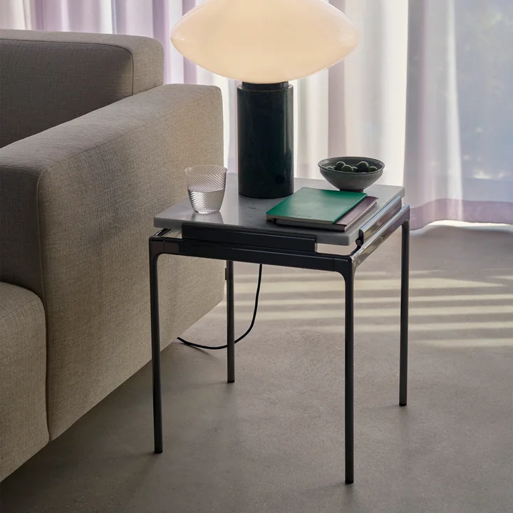 Sett Side Table LN11, Bianco Carrara / Chrome foncé de & Tradition