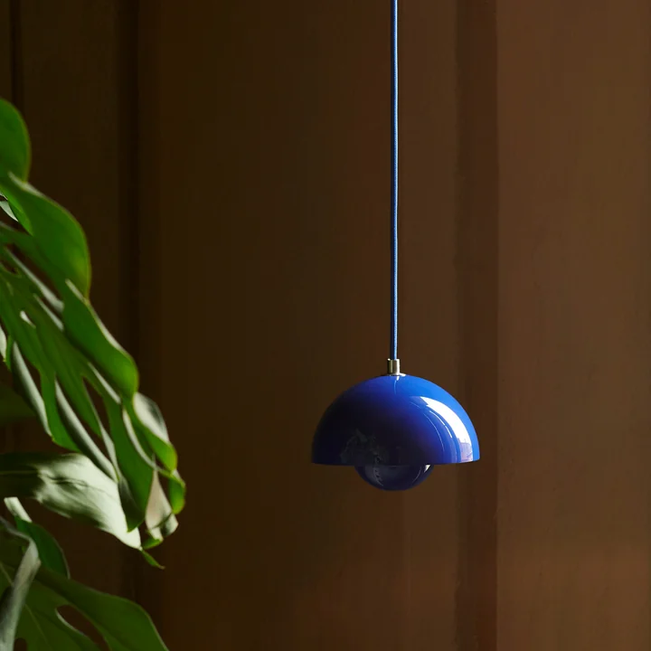 FlowerPot Suspension VP10, bleu cobalt de & Tradition
