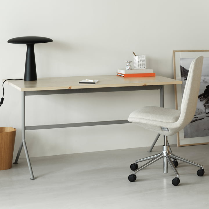 Kip Bureau, gris / pin de Normann Copenhagen