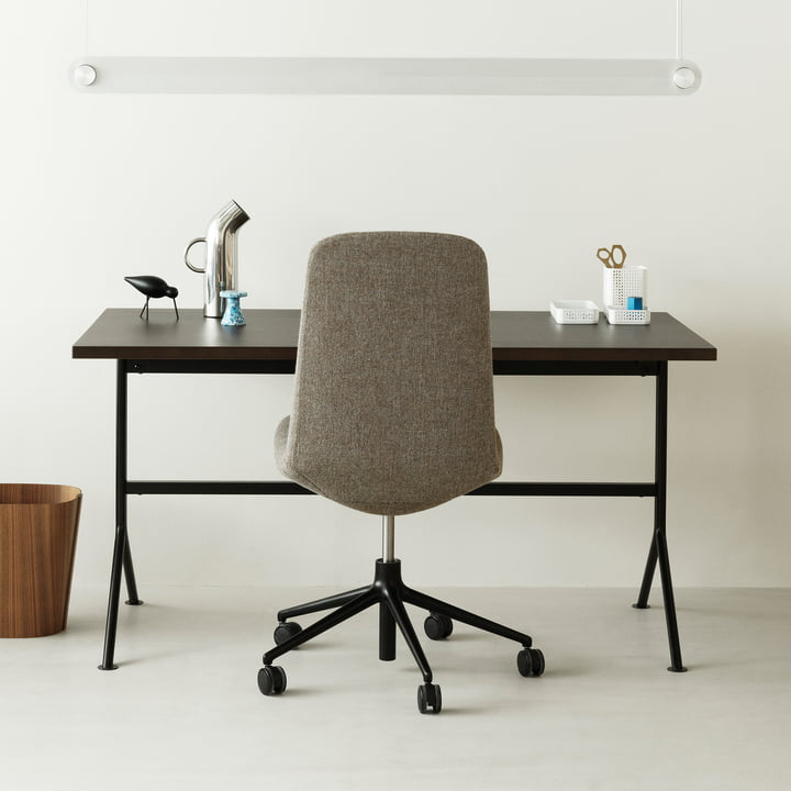 Kip Bureau, noir / brun foncé de Normann Copenhagen