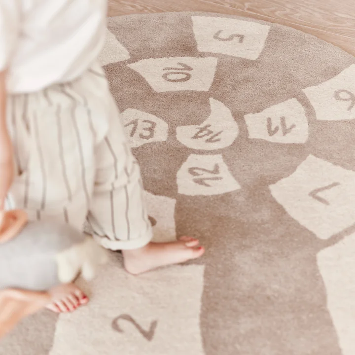 Nautilus Tapis, clay / blanc cassé de OYOY Mini