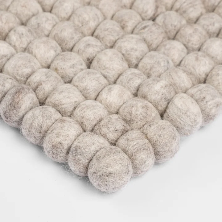 myfelt-Bela-Filzkugelteppich-rechteckig-Detail-5