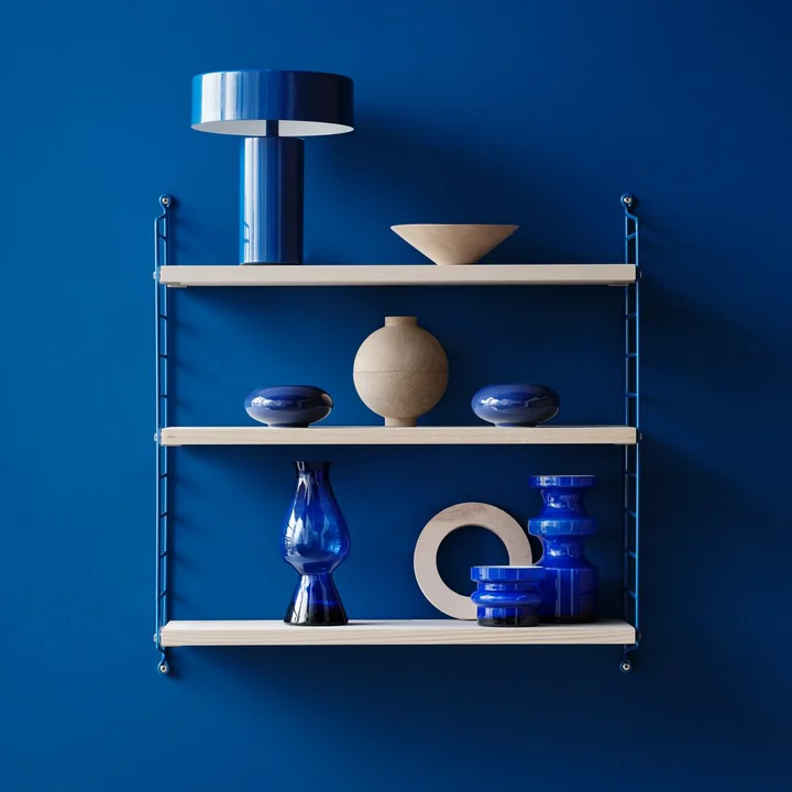 String - 1949-2024 Étagère murale, pin blanc huilé / bleu (7 5. Jubiläums-Edition)