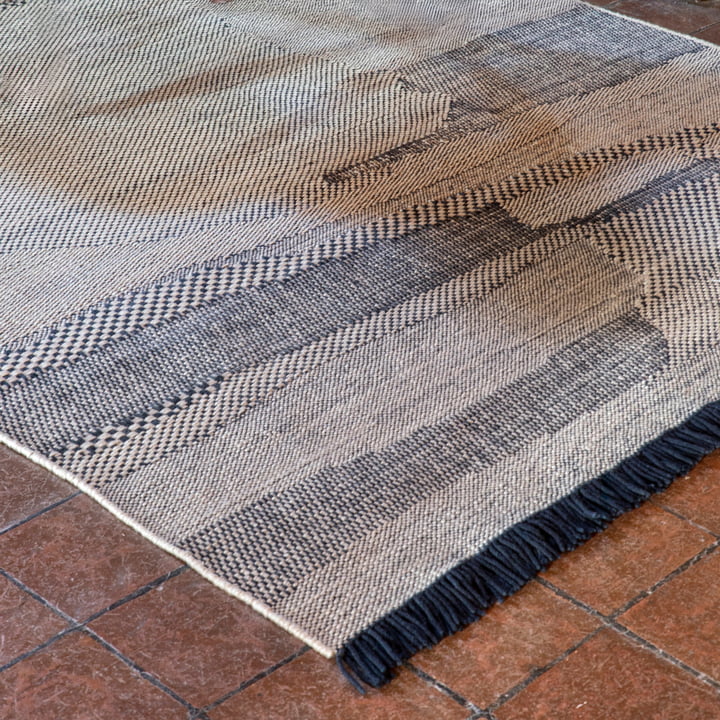 Wabisabi tapis en laine, anthracite de nanimarquina