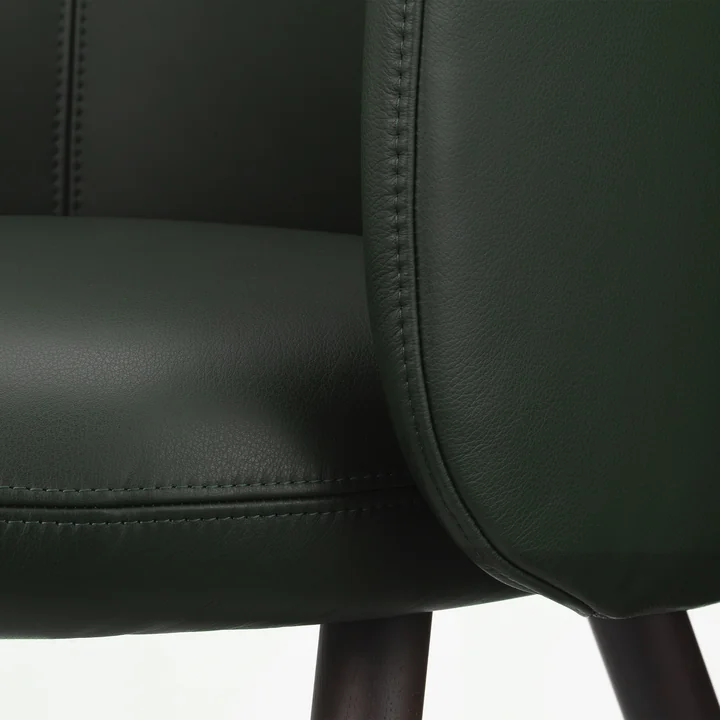 Mikado fauteuil, jade (cuir Premium F 59) / chêne foncé de Vitra