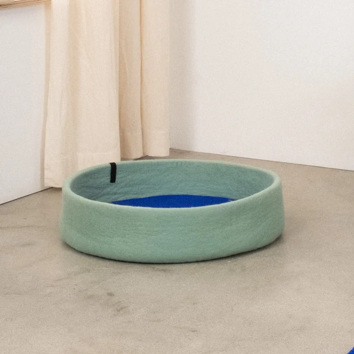 Fine Panier pour chien, incrustation bleu royal de myfelt