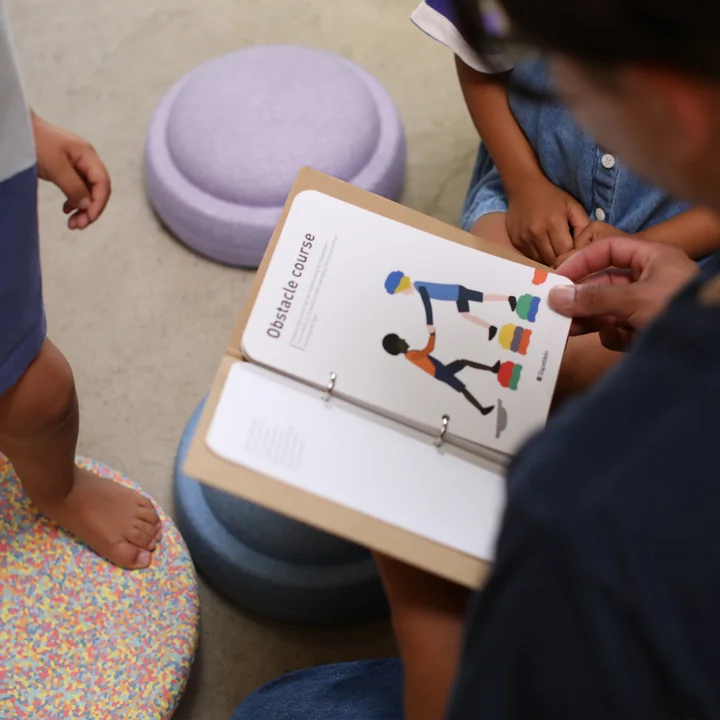 Play Cards de la pierre d'empilage