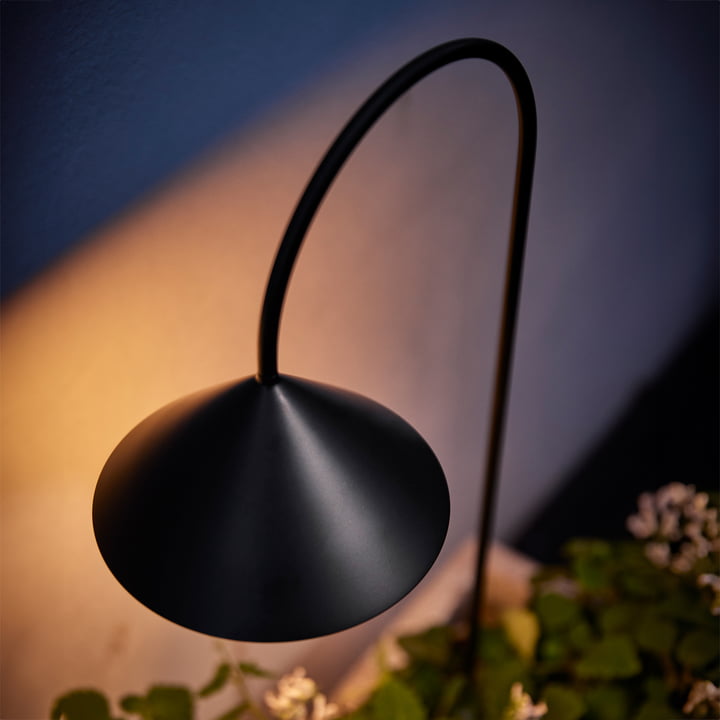 Grasp LED lampe d'extérieur à accu avec piquet de terre, noir de Frandsen