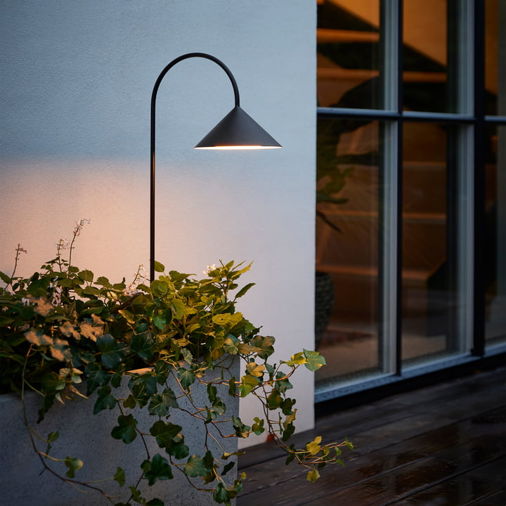 Grasp LED lampe d'extérieur à accu avec piquet de terre, noir de Frandsen