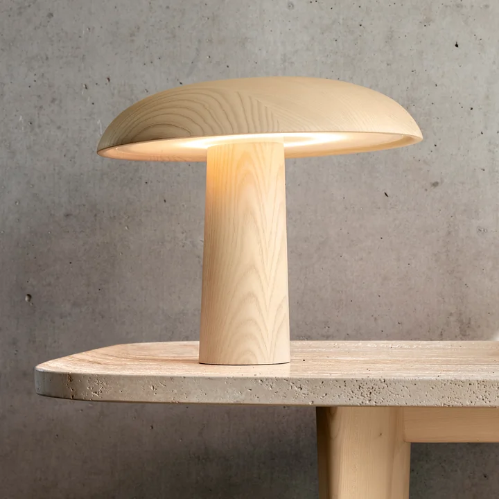 ClassiCon - Forma LED Lampe de table, frêne naturel laqué