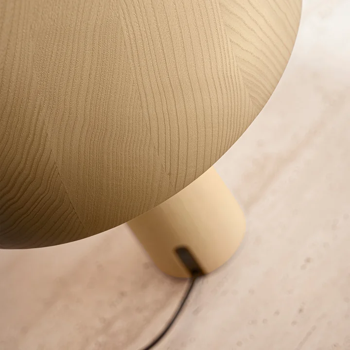 ClassiCon - Forma LED Lampe de table, frêne naturel laqué