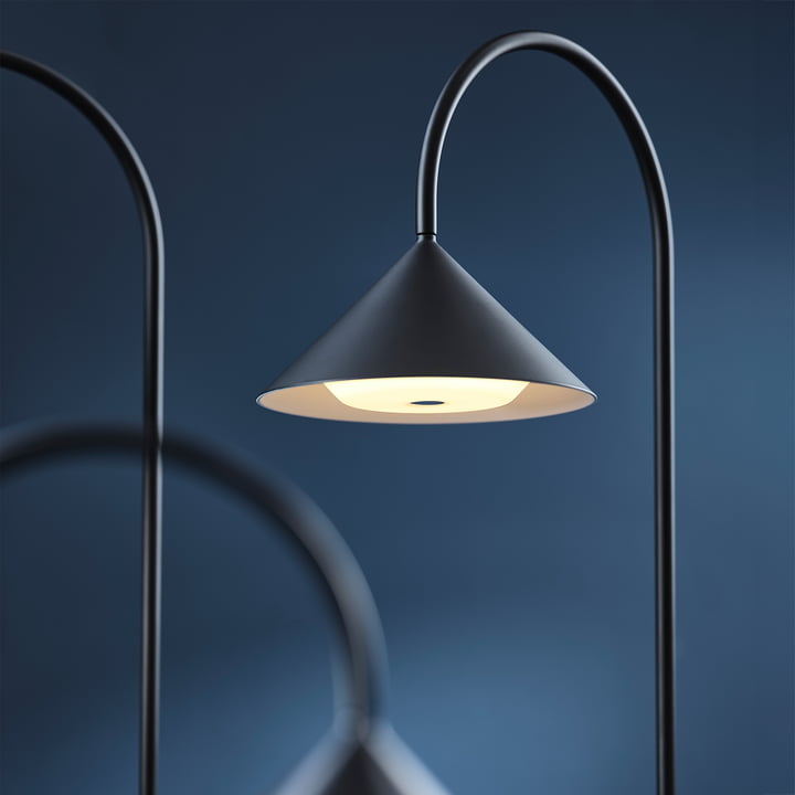 Grasp LED accu lampadaire, pétrole mat de Frandsen