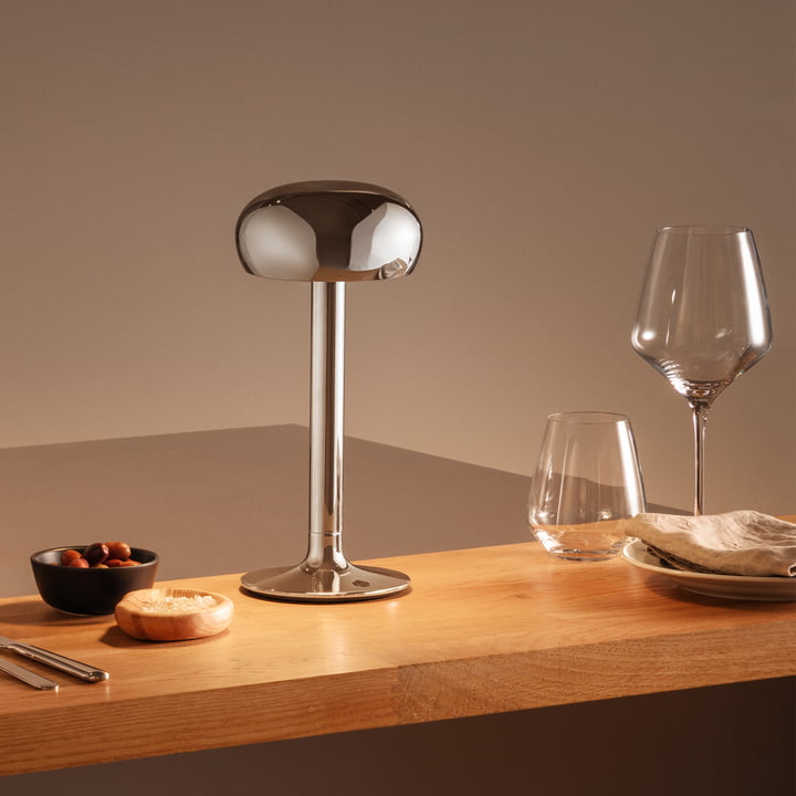 Emendo Lampe de table LED rechargeable, chrome de Eva Solo