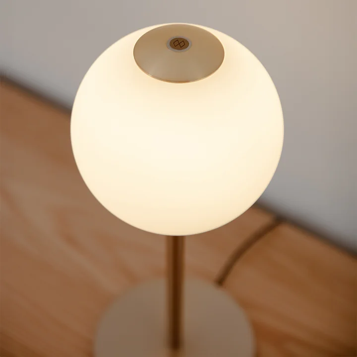 Audrey LED lampe de table, laiton de Umage