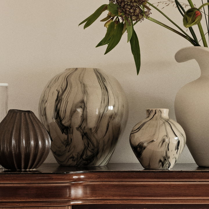 Ingrid Vase, beige / noir de Broste Copenhagen