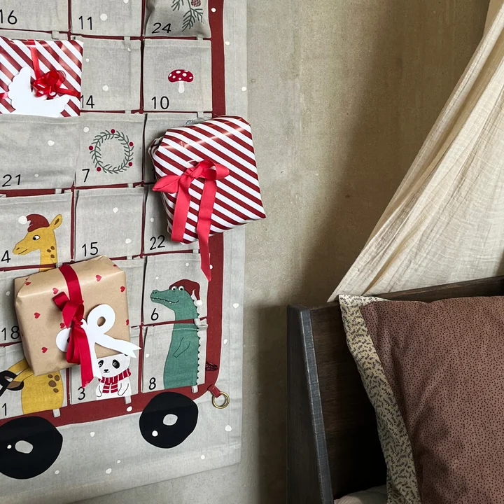 Calendrier de Noël en bus de OYOY