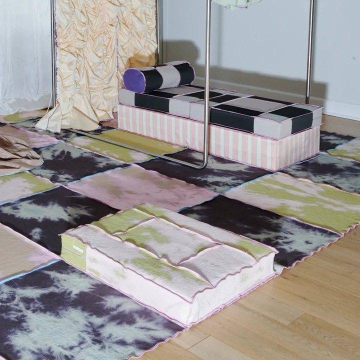 Floor Pouf, marble achillea de Juslin Maunula