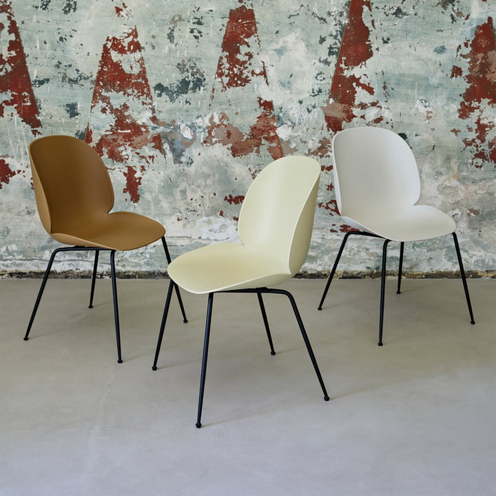 Gubi - Beetle Dining Chair, Conic Base noir