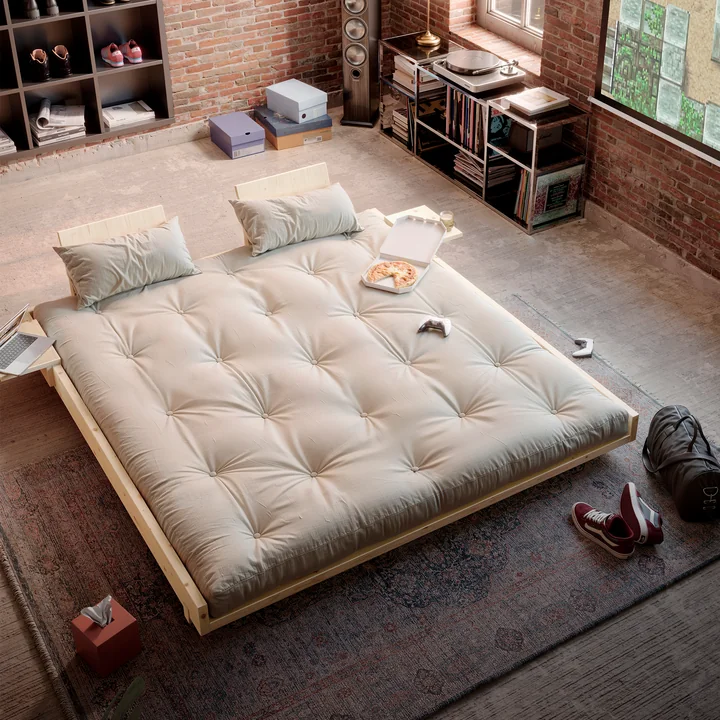 Karup Design - Social Lit avec dossier, 2 chevets et matelas, pin clair