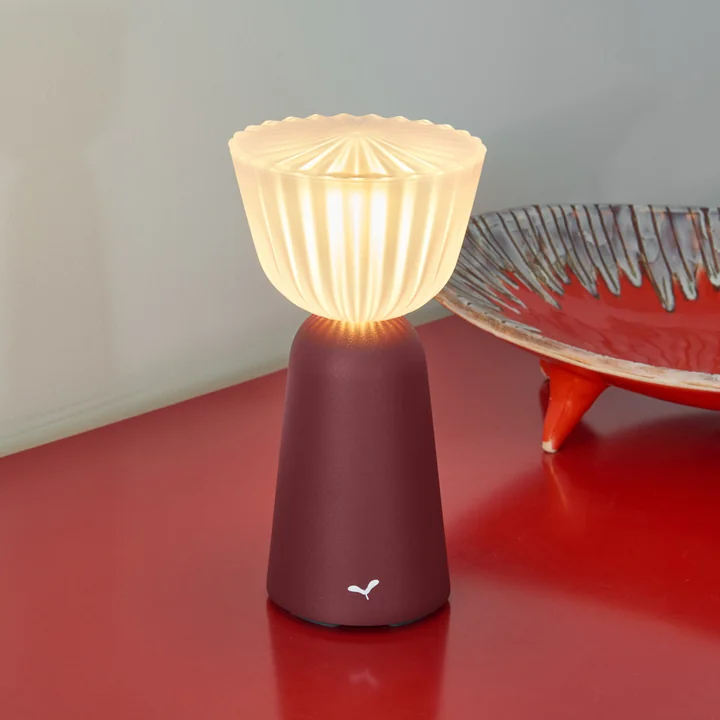 Fermob - Lampe à accu Swiing LED, cerise noire