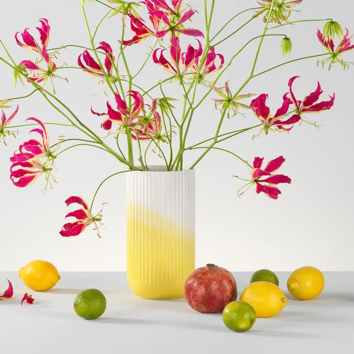 Vitra - Herringbone Vase cannelé H 24,5 cm, jaune