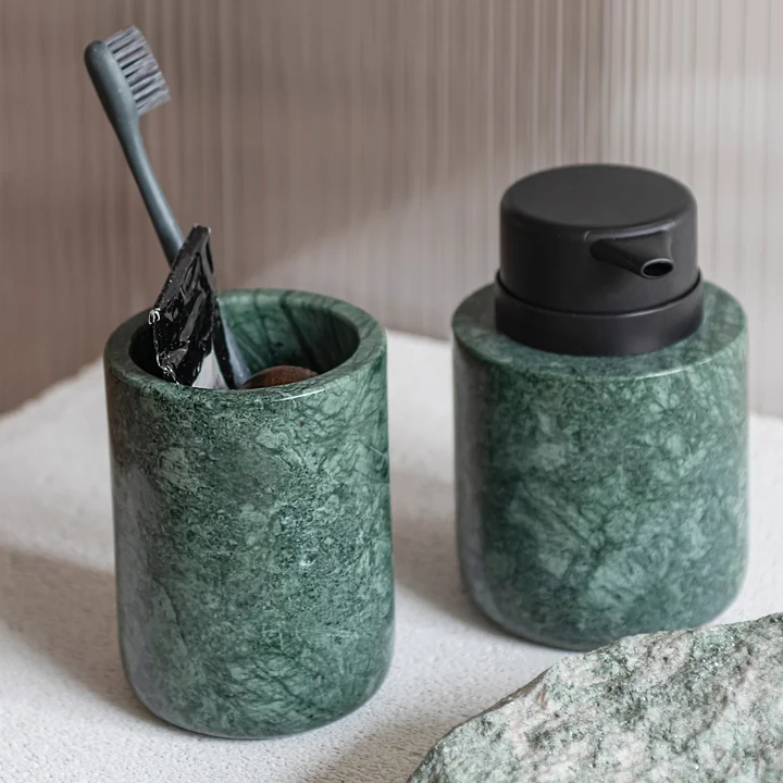 Mette Ditmer - Marble gobelet pour dentifrice et distributeur de savon low, dark forest