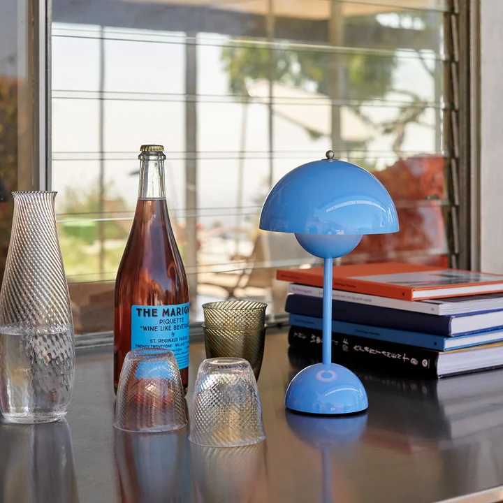 & Tradition - Flowerpot Lampe de table rechargeable VP9, swim bleu
