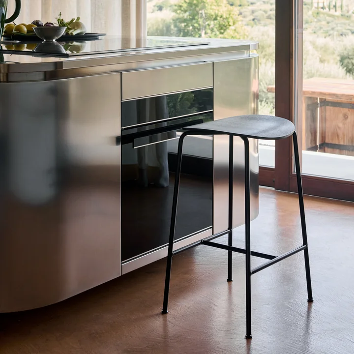 & Tradition - Pavilion AV37 Tabouret de bar, H 68 cm, chêne noir