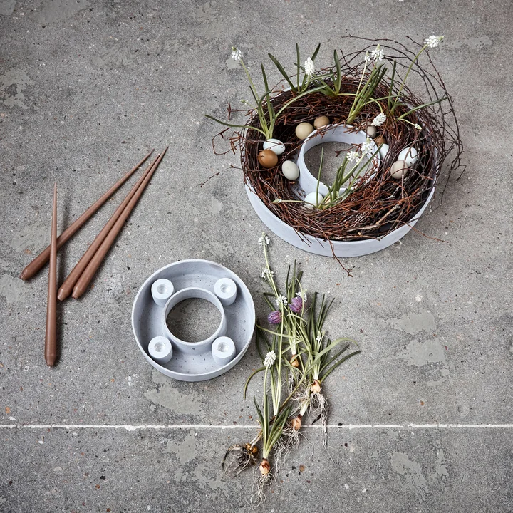 The Ring Chandelier de House Doctor en couleur grise