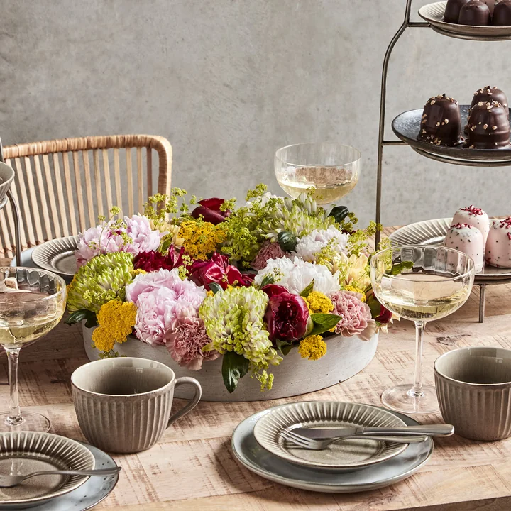 The Ring Chandelier de House Doctor en couleur grise