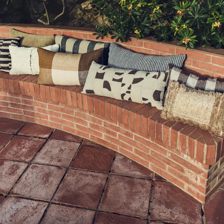 HKliving - Natural Patched coussin, 70 x 30 cm, beige / marron