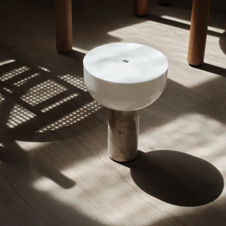 New Works - Kizu Portable LED Lampe de table avec batterie, kunis breccia
